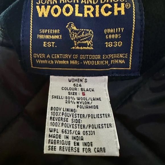 WOOLRICH Two-tone Black Poly-Nylon Reversible quilted womens Vest Small EUC - Picture 5 of 5